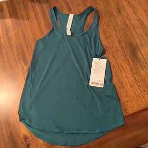 NWT Lululemon Essential Pleated tank size 2